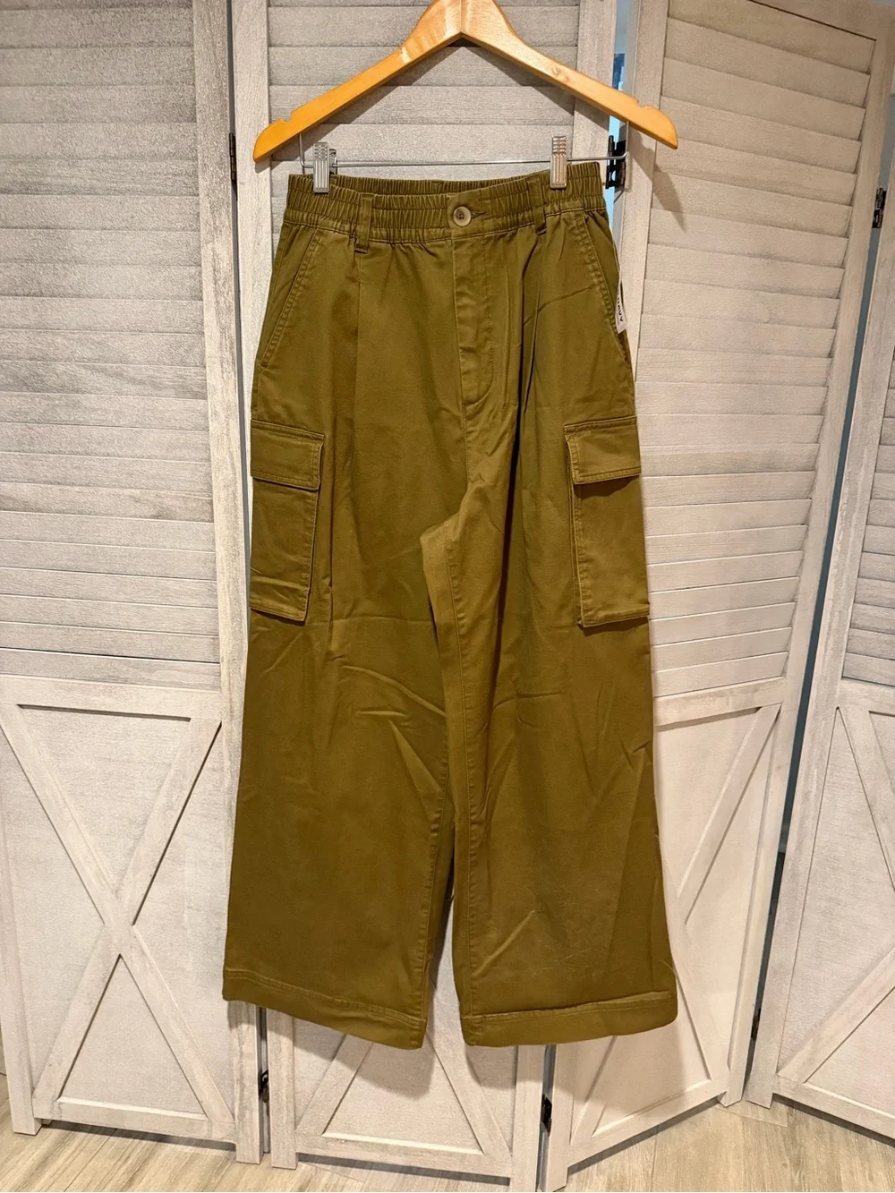 Old Navy Olive Green Wide-Leg Cargo Pants
